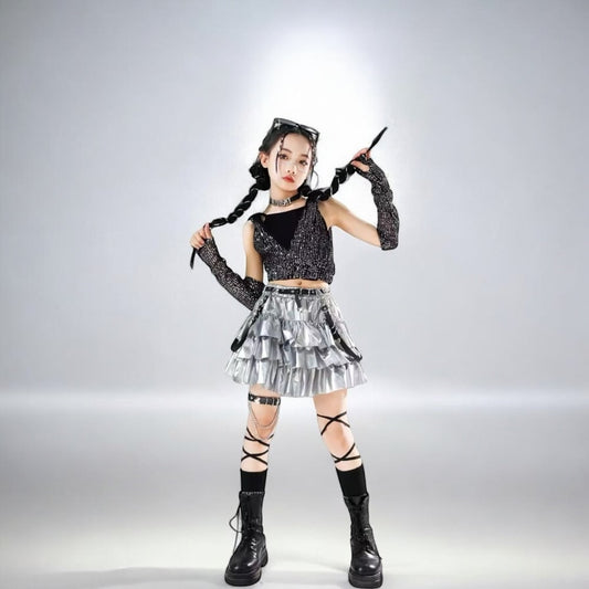 キッズダンス衣装kpop×ストリート ラメグリッター セットアップ (フリルスカート× ブラックラメ フードトップス)