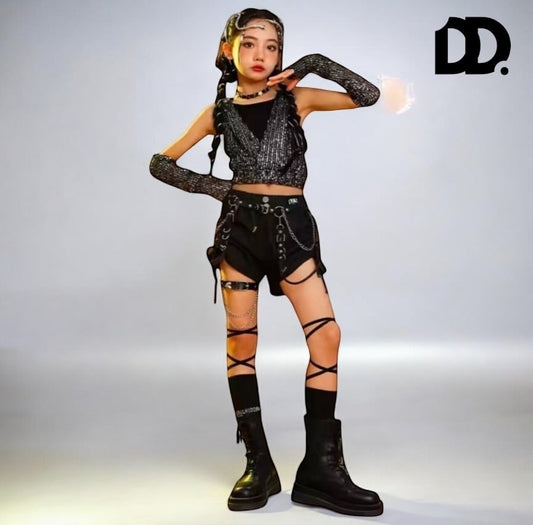 kpop×ストリート ラメグリッター セットアップ （ショートパンツ × ブラックラメ フードトップス）