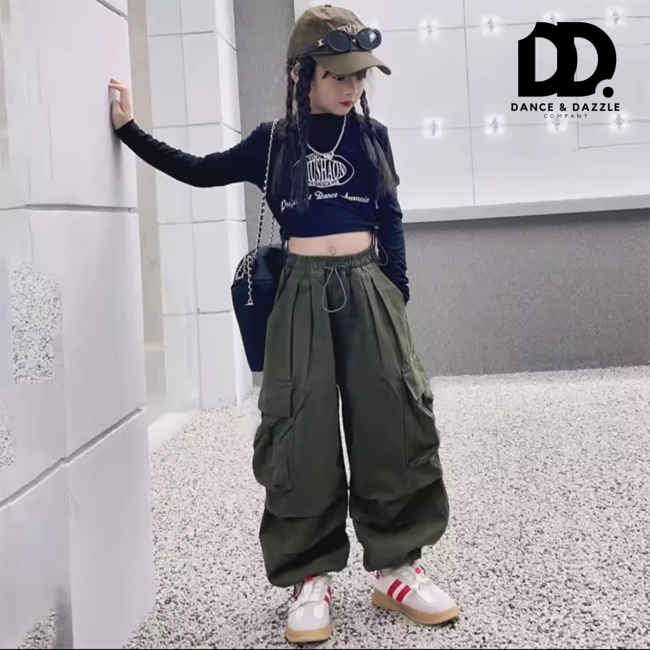 カーキ カーゴパンツ
